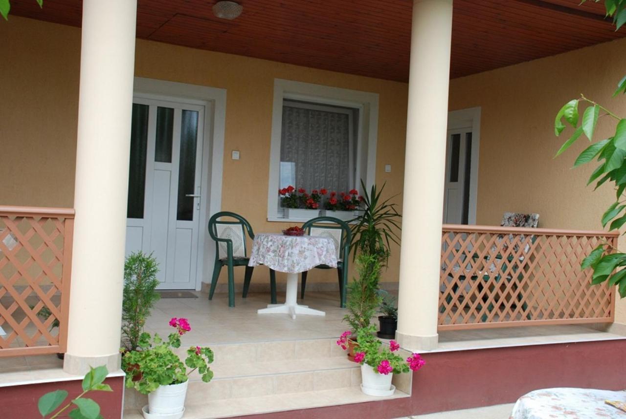 Eliza Vendeghaz Apartment Hajduszoboszlo Bagian luar foto